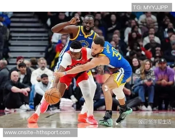 库里赞斯科蒂巴恩斯拼劲十足进攻篮板表现令人惊叹