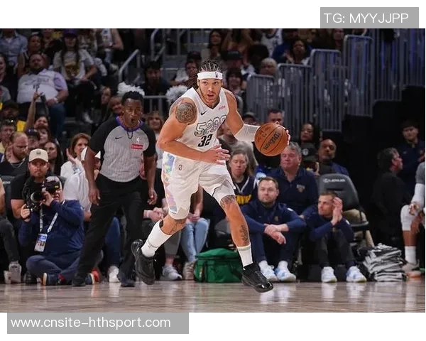 阿隆戈登化身约老师全场贡献8分10板11助攻正负值高达14